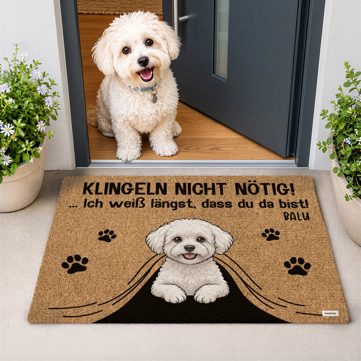 Personalisierte Fußmatte „Klingeln nicht nötig“ als Geschenk für Hundebesitzer: Havaneser schaut hinter Vorhang hervor mit Spruch – hey balu